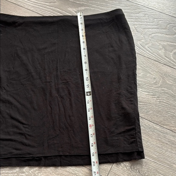 Black Knee-Length Pencil Skirt for Work - Picture 2 of 5